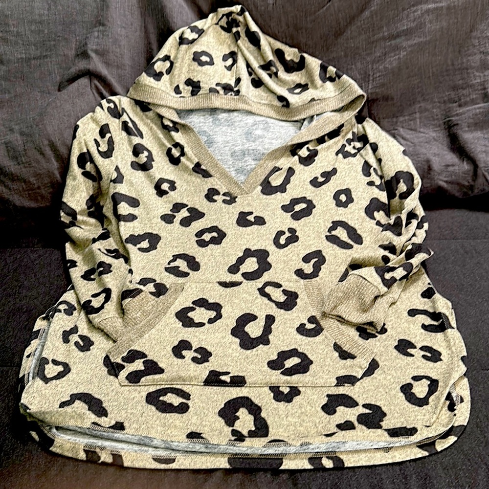 Women’s Cheetah print soft hoodie sweater.